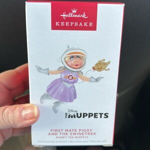 Disney The Muppets 2024 First Mate Piggy and the Swinetrek